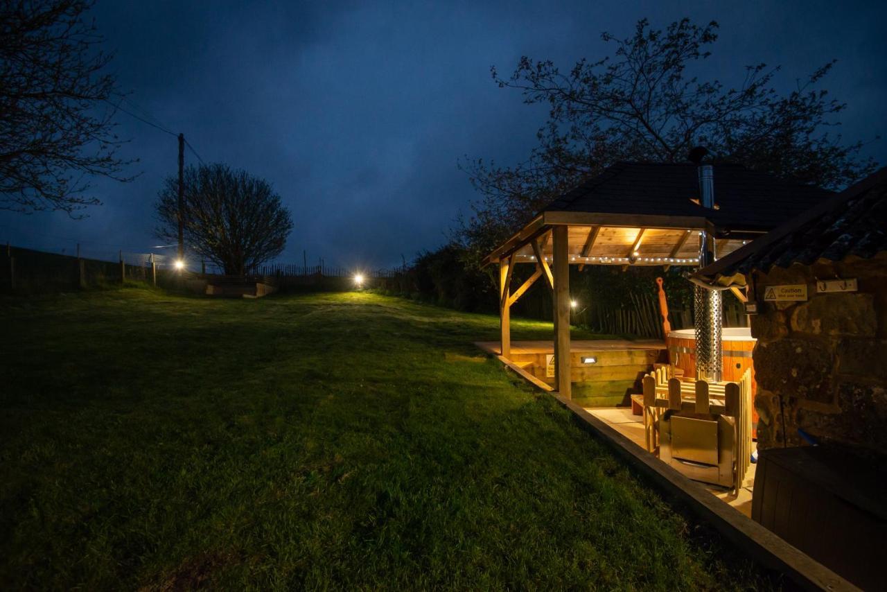 East Cottage * Wood Burning Hot Tub * Garden St. Andrews Exterior photo