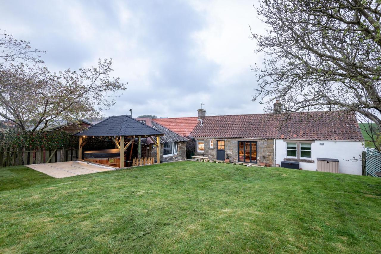 East Cottage * Wood Burning Hot Tub * Garden St. Andrews Exterior photo